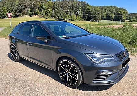Seat Leon 2.0 TSI CUPRA 4Drive 300 DSG ST*AHK*