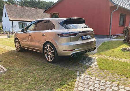 Porsche Cayenne Turbo S Approved bis 07/2026