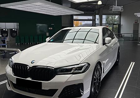 BMW 530d M-SPORT-LASERLICHT-STANDHEIZUNG