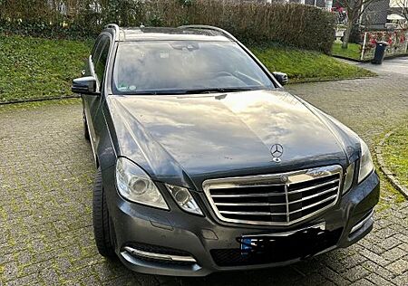 Mercedes-Benz E 350 BlueTEC T AVANTGARDE Autom. AVANTGARDE