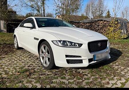 Jaguar XE 20d 180PS Portfolio Portfolio