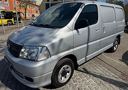 Toyota Hiace *KLIMA*AHK*4WD*REIFEN NEU*