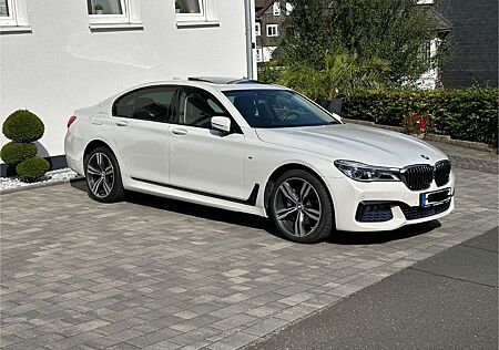 BMW 730 gebraucht kaufen BMW 730d xDrive M-Sport *LASER* B&W* 360°Head up