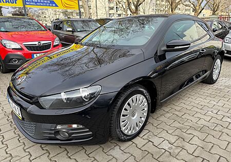VW Scirocco Volkswagen 1.4 TSI 118 kW DSG Standard