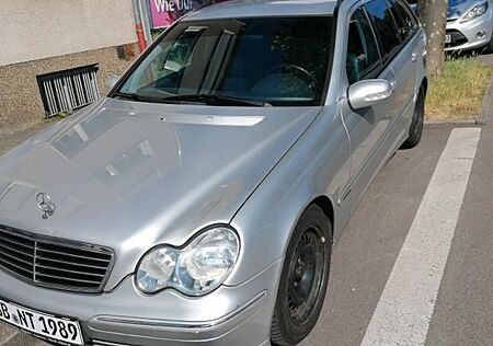 Mercedes-Benz 220