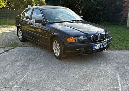 BMW 320i -