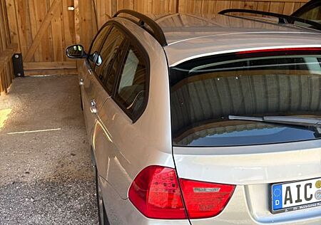 BMW 320i Touring -