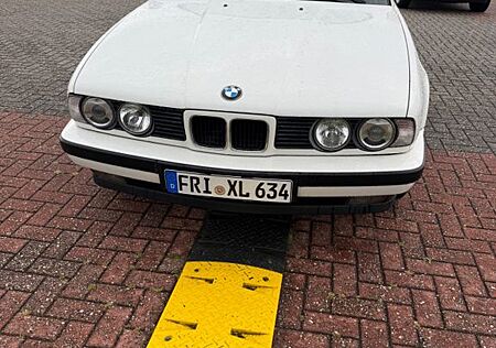 BMW 520i E34