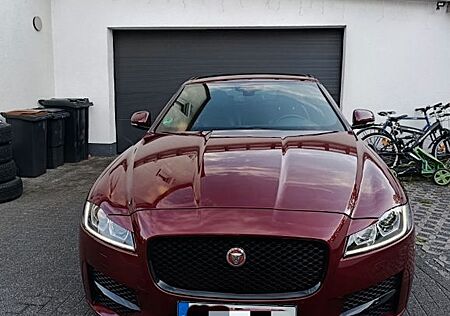 Jaguar XF 20d 180PS R-Sport Motor 3000 km