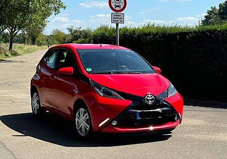 Toyota Aygo (X) -Play Team D Rückkamera & Navi