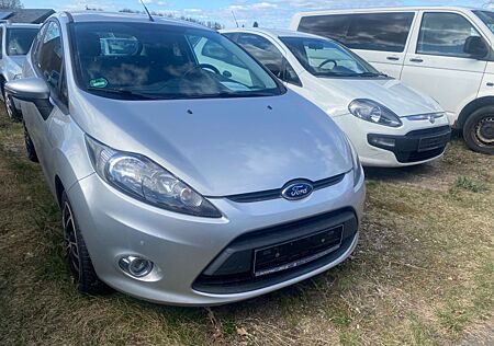 Ford Fiesta 1.2 Trend WINTERPAKET PDC AHK KLIMA SHZ