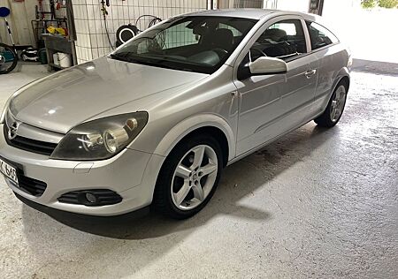 Opel Astra H GTC