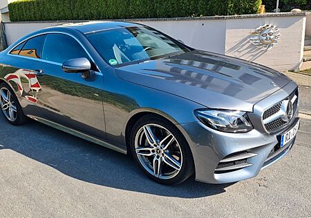 Mercedes-Benz E 300 Autom. - Coupè AMG Line