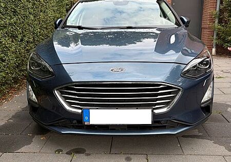 Ford Focus 1,0 Titanium Turnier Tech 2 / Design 4