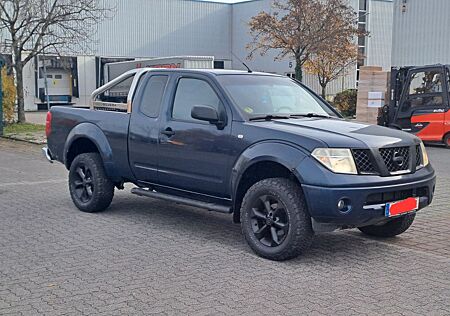Nissan Navara 2.5 dci 4x4 Allrad, offroad, AHK