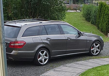 Mercedes-Benz E 350 BlueTEC T AVANTGARDE Autom. AVANTGARDE