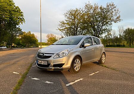 Opel Corsa D 1.4 Automatik 2.Hand TÜV 05/26