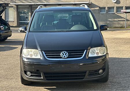 VW Touran Volkswagen Highline LEDER/XENON/SHZ/SCHIEBEDACH