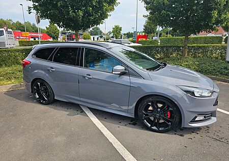 Ford Focus 2,0TDCi ST Turnier ST