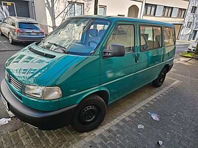 Volkswagen T4 Caravelle 2,5-l-Otto Automatik Standard