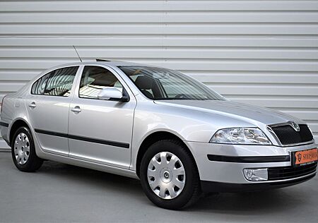 Skoda Octavia 1.6 Ambiente+Schiebedach+PDC+Nur27.500KM