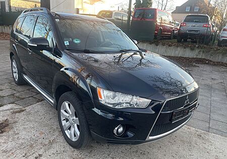 Mitsubishi Outlander Invite 4WD,Klima,Leder,Neue Tüv,Top!