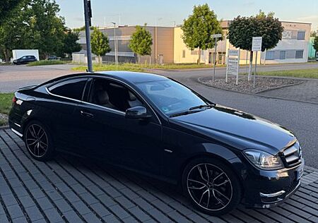 Mercedes-Benz C 180 BlueEFFICIENCY Coupé - AMG Automatik Xenon