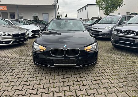 BMW 118i Sport Line Automatik-Navigation