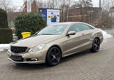 Mercedes-Benz E 250 Coupé AVANTGARDE/AUTOMATIK/TÜV NEU