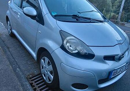 Toyota Aygo (X) Aygo (X) 1,0-l-VVT-i -