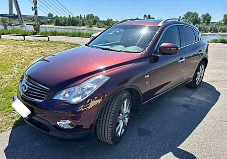 Infiniti QX50 V6 2,5 ltr Benzin Premium