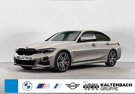 BMW 330e xDrive M-Sport ALUFELGEN 19 ZOLL LASER HUD