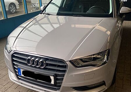 Audi A3 1.6 TDI clean diesel Attraction Attraction