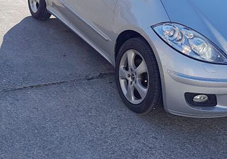 Mercedes-Benz A 180 gebraucht kaufen Mercedes-Benz A 180 CDI ELEGANCE ELEGANCE