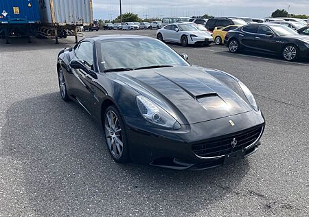 Ferrari California 4.3 V8 (in Schwarz/Beige)