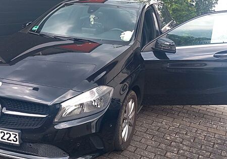 Mercedes-Benz A 180 d -