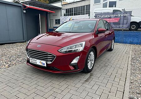 Ford Focus Lim. Titanium 69TKM/1.Hand/Navi/LED