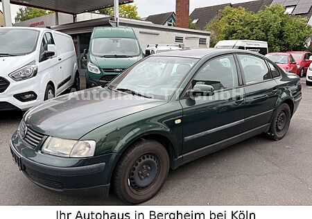 VW Passat Volkswagen 1.6 Automatik°2.HAND°KLIMAAUTO°GLASDACH°