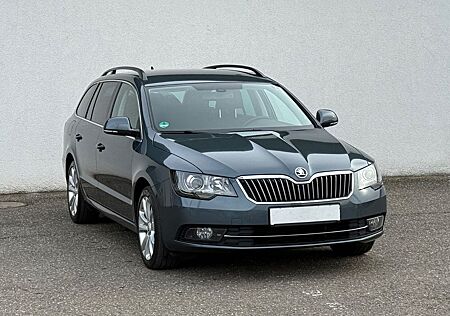 Skoda Superb 2.0 TDI DSG Combi/MEMORY/XENON/COLUMBUS