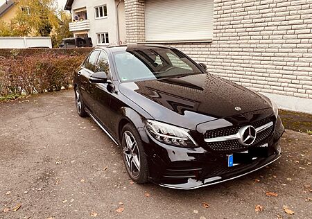 Mercedes-Benz C 200 C200 4MATIC Autom Schiebedach Sportfahrwerk AMG