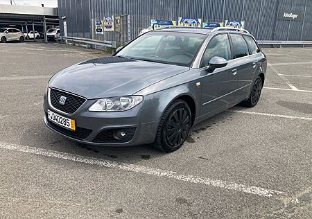 Seat Exeo ST Stylance EX 2.0TDI PDC Grau AHK USB