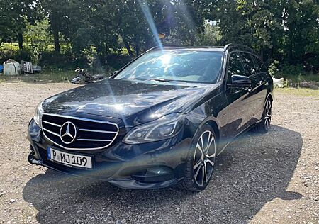 Mercedes-Benz E 220 BlueTEC BE T Edition AVANTG. Auto. Edi...