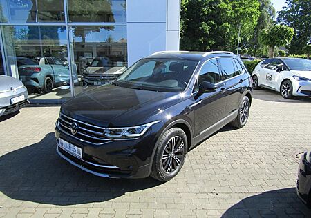 VW Tiguan Volkswagen Elegance 1.5 TSI DSG NAVI KEYLESS APP-CON