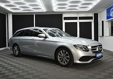 Mercedes-Benz E 220 SHZ AHK RFK LED Ambiente.