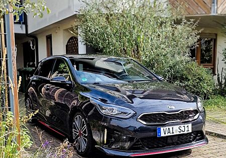 Kia Cee'd Ceed 1.6 T-GDI DCT GT Kamera, SHZ, Pano, TÜV