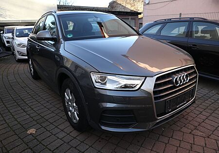 Audi Q3 basis 1.4 TFSI ACT Xenon Navi Kamera 1.Hand !