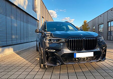 BMW X7 M50i , Vollausstattung, Garantie, Servicepaket