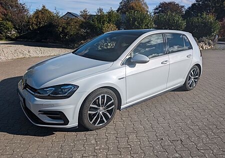 VW Golf Volkswagen 1.5 TSI DSG Highline/R-Line/Pano/Dy.ligh