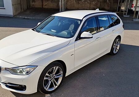 BMW 330d xDrive Touring Sport Line Automatic Spo...