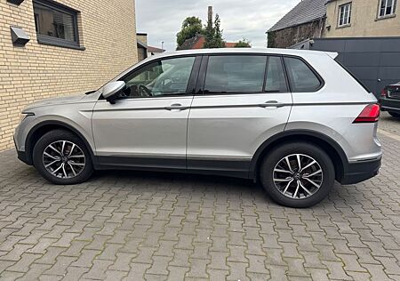 VW Tiguan Volkswagen Basis